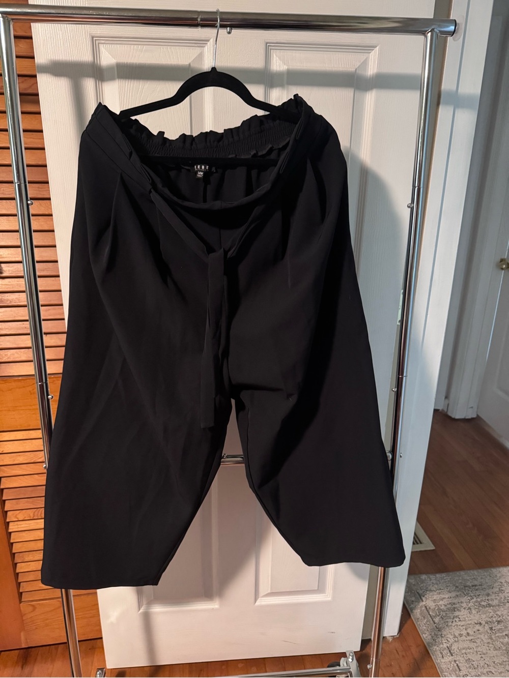 LELISTA Black Cropped Drawstring Pants